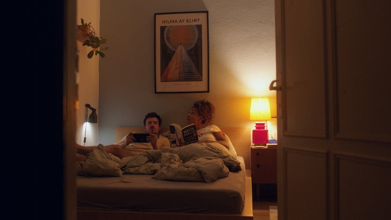 Backdrop – zusammen ist man weniger getrennt.