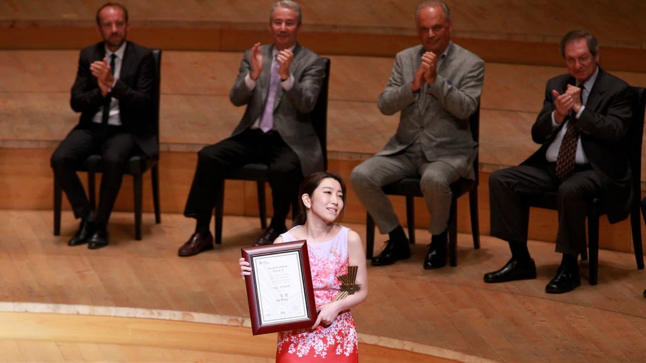 Backdrop – From Mao to Mozart: Isaac Stern in China