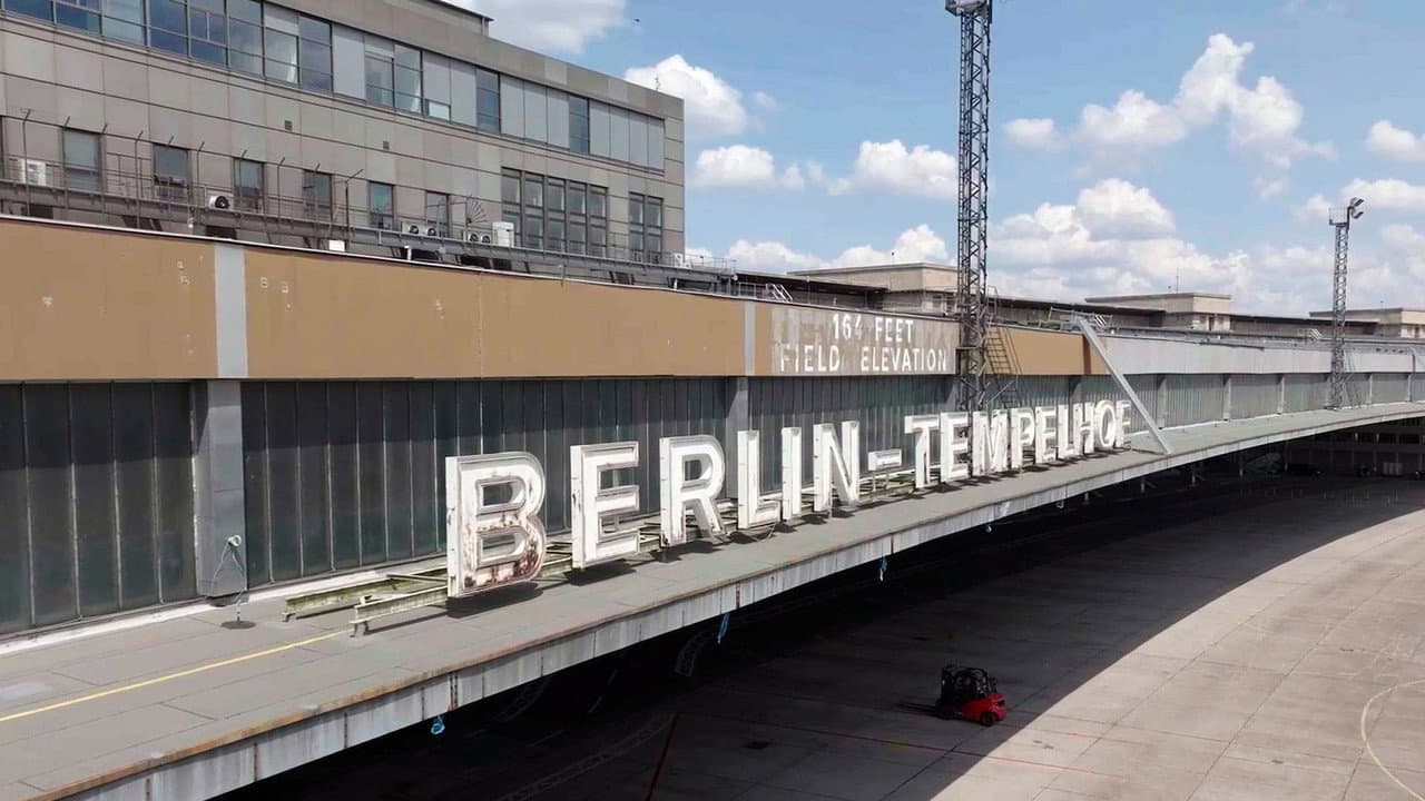 Backdrop – Flughafen Tempelhof - Tor zur Freiheit