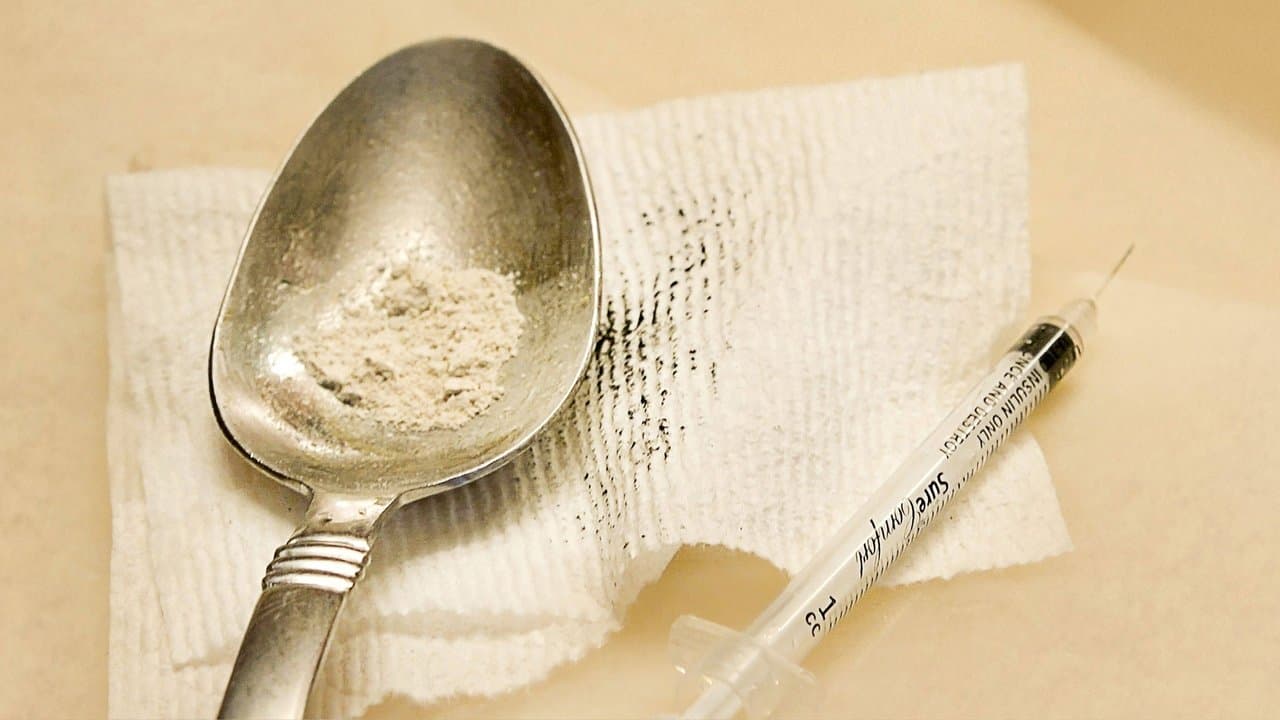 Backdrop – Heroin: Cape Cod, USA