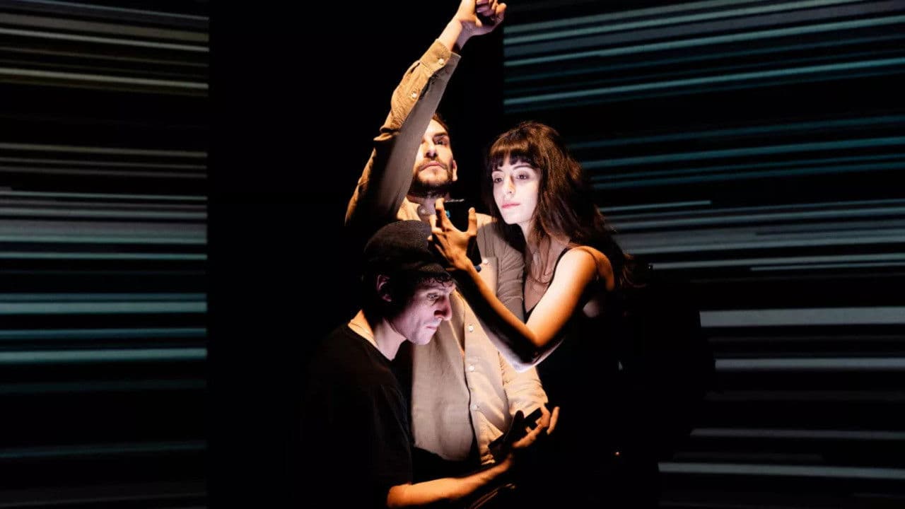 Backdrop – Coupures