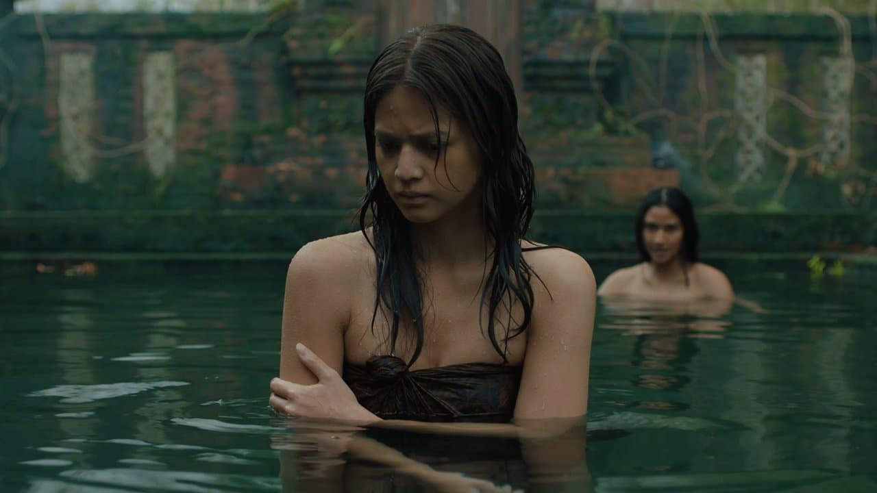 Backdrop – Badarawuhi di Desa Penari