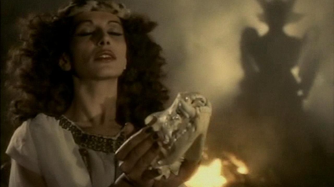 Backdrop – La bestia y la espada mágica