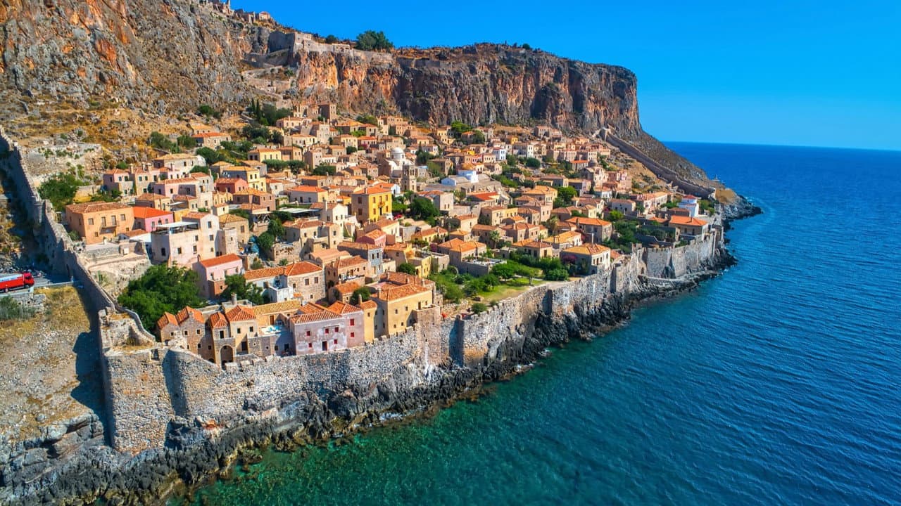Backdrop – Péloponnèse, la Grèce authentique