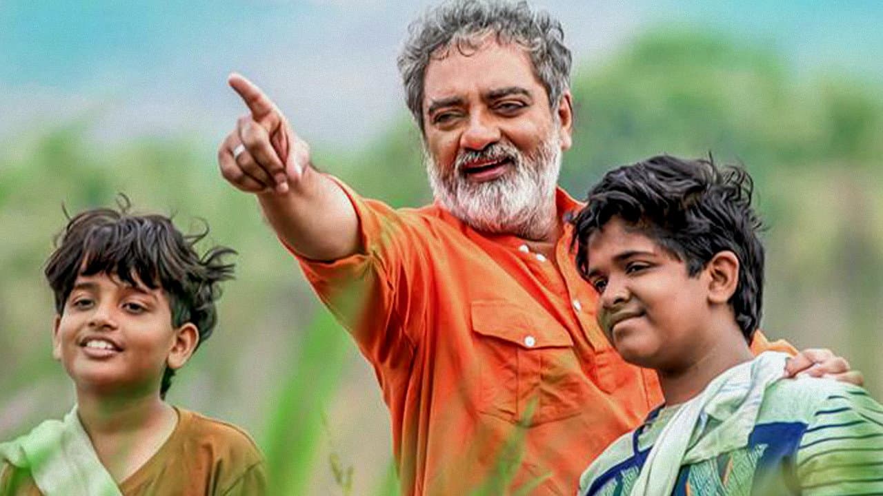 Backdrop – ചക്കരമാവിൻ കൊമ്പത്ത്