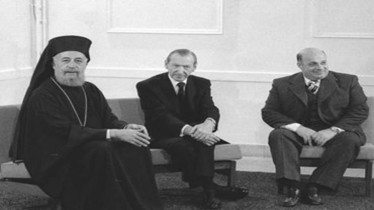 Backdrop – Kıbrıs'ın 50 Yılı: Siyah beyaz umutlar