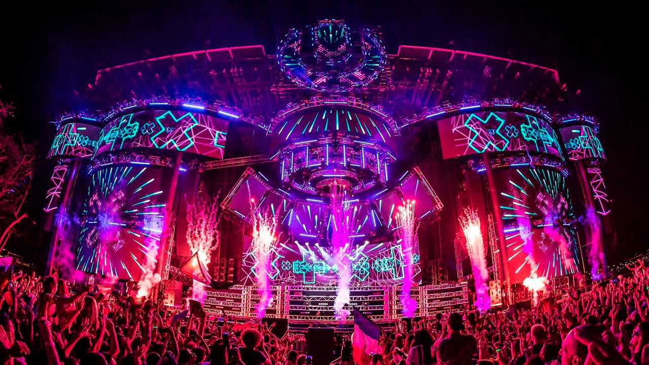 Backdrop – Billie Eilish -  Life is Beautiful Festival