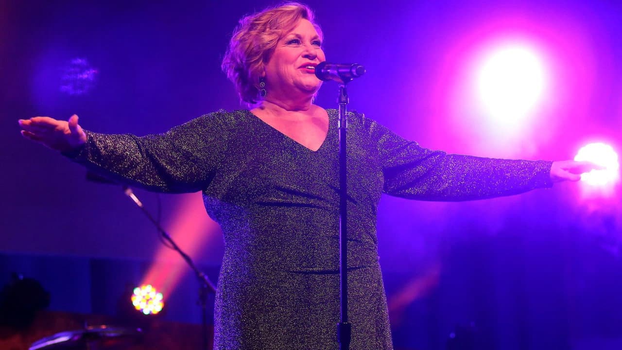 Backdrop – Forever Grateful: Live From The Farewell Tour