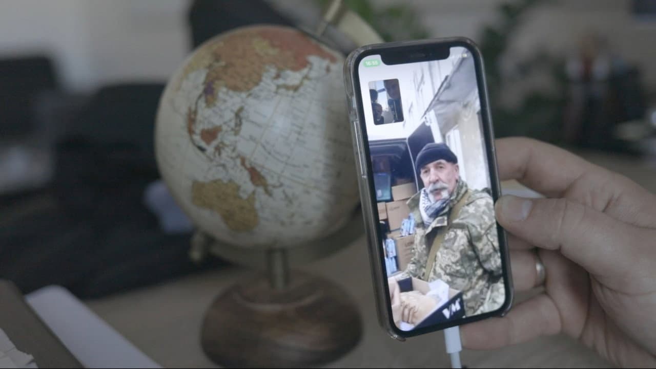 Backdrop – 8. den války