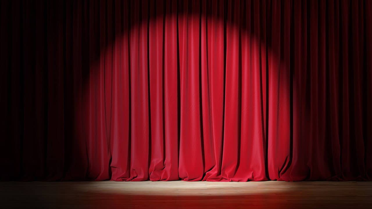 Backdrop – Enrico Brignano: Tutto quello che non vi ho detto