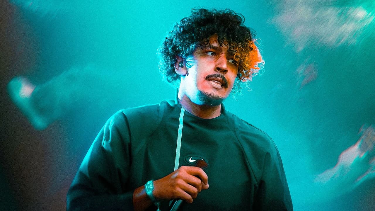 Backdrop – Khali, La Nouvelle VOIX du Rap Français ! ( documentaire )