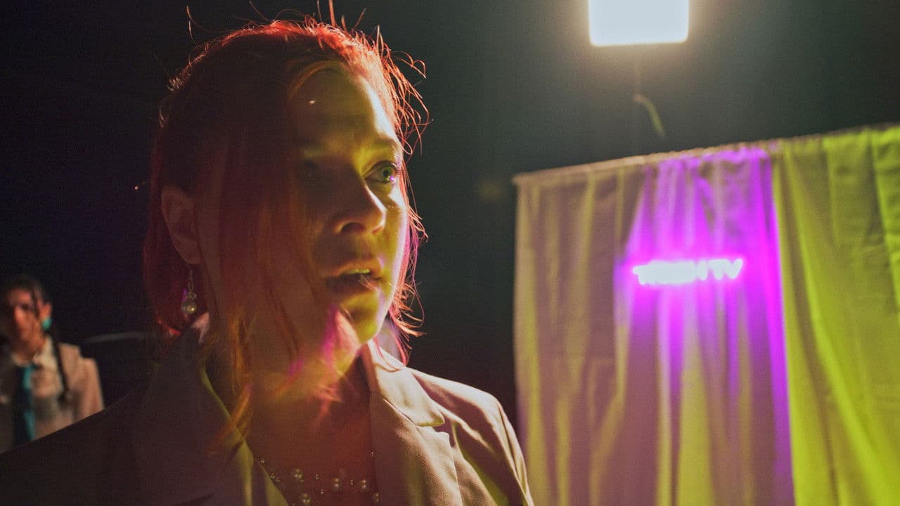 Backdrop – Behold: Donna