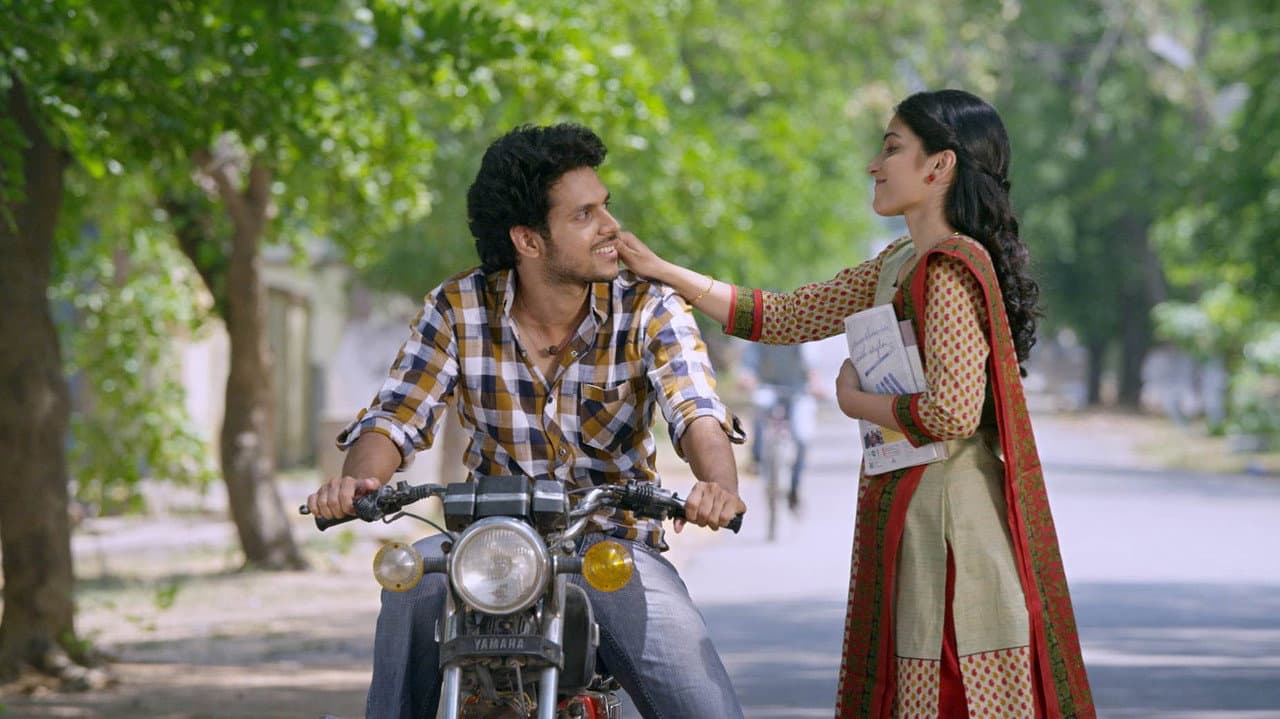 Backdrop – పిట్టగోడ