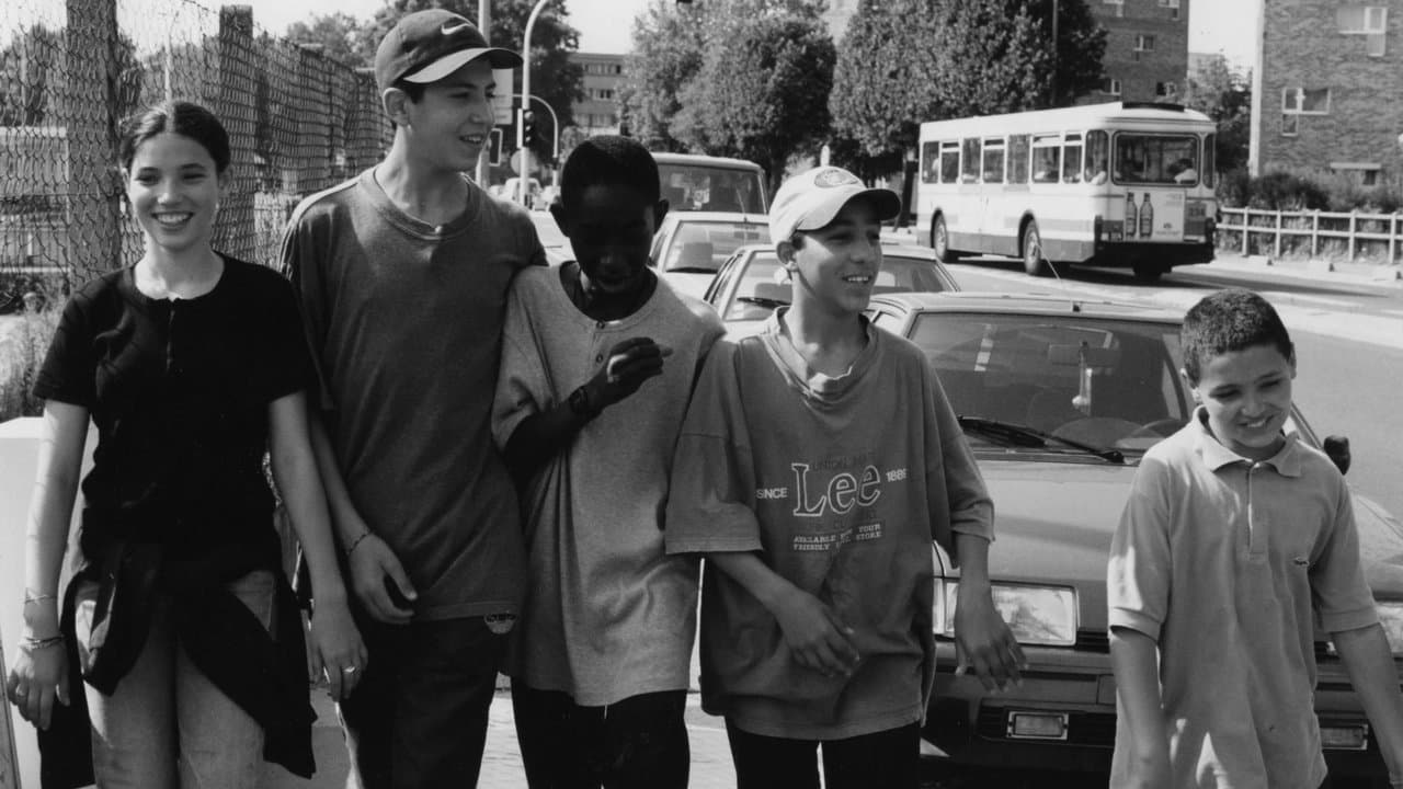 Backdrop – Petits Frères