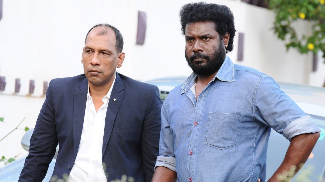 Backdrop – ஜுலியும் 4 பேரும்