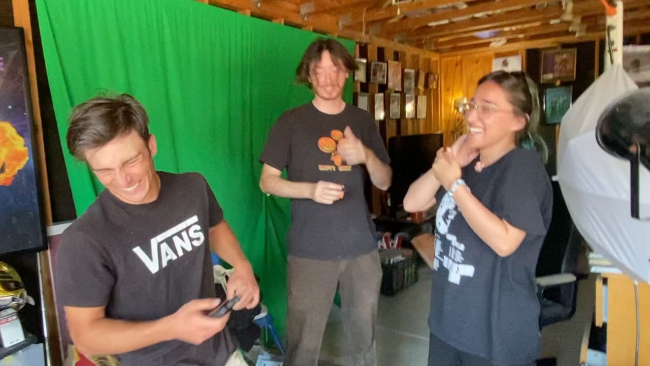 Backdrop – Dumb Warfare: End of the Road