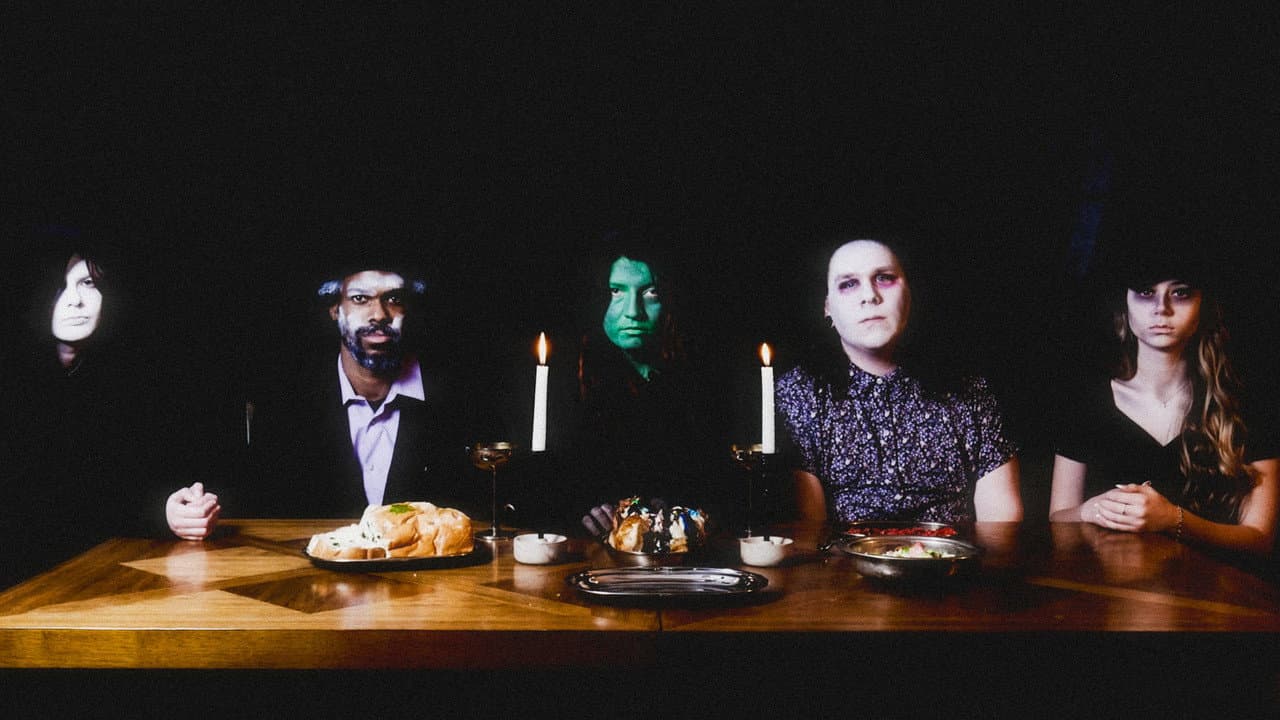 Backdrop – A Witch Lives In The Attic