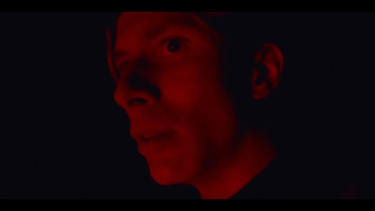 Backdrop – Há Algo Além da Colina