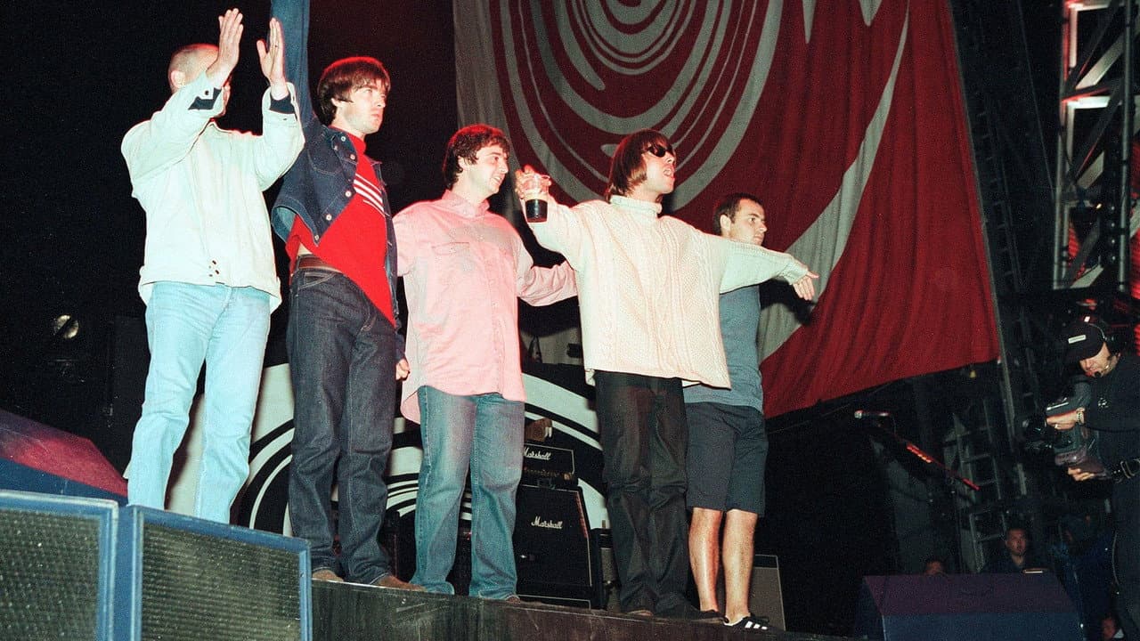 Backdrop – Oasis: Second Night Live at Knebworth Park