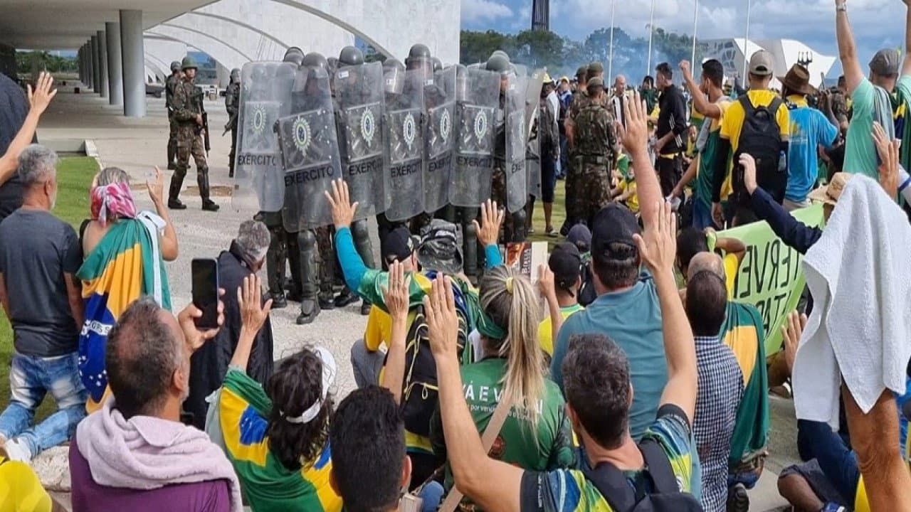 Backdrop – No Céu da Pátria Nesse Instante