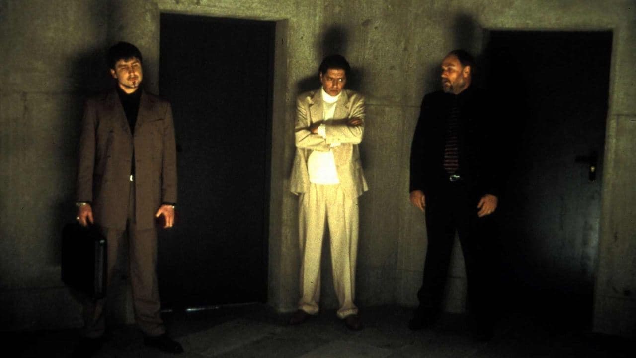 Backdrop – Intacto