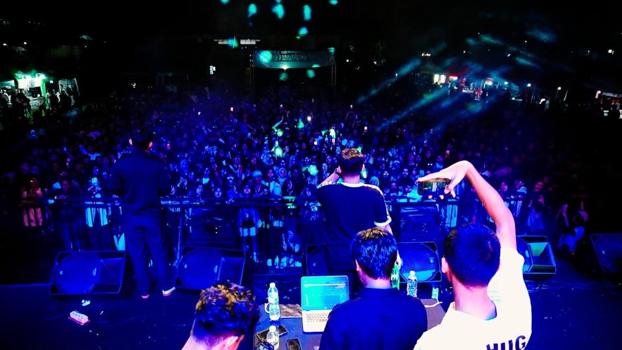 Backdrop – Oasis Bandung Live Forever