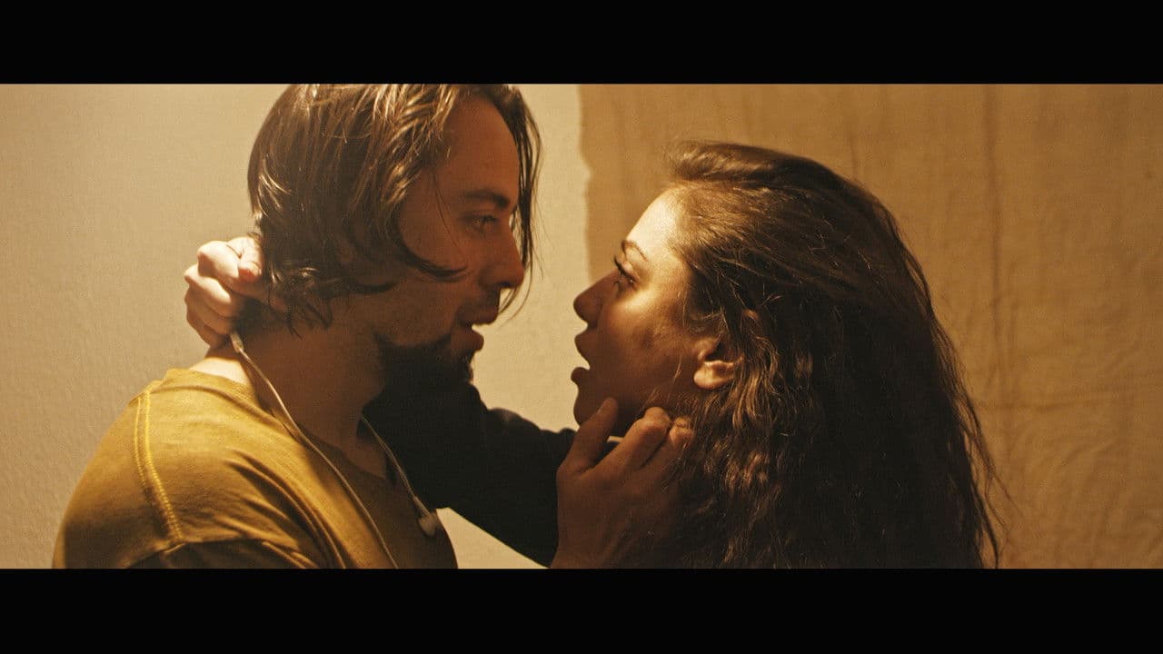 Backdrop – Lúi: Una Vida Improvisada