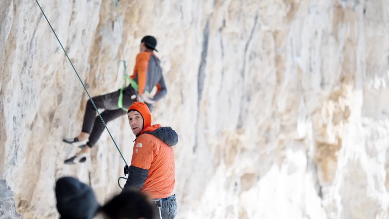Backdrop – RACE TO 9A