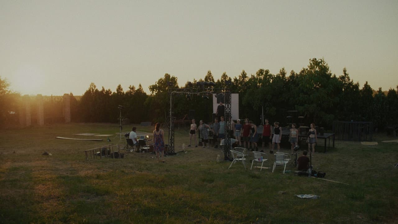 Backdrop – Színház sárból