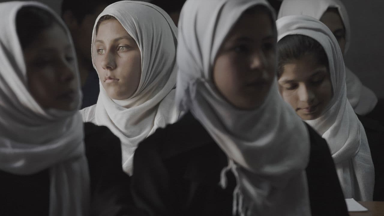 Backdrop – Mina Walking