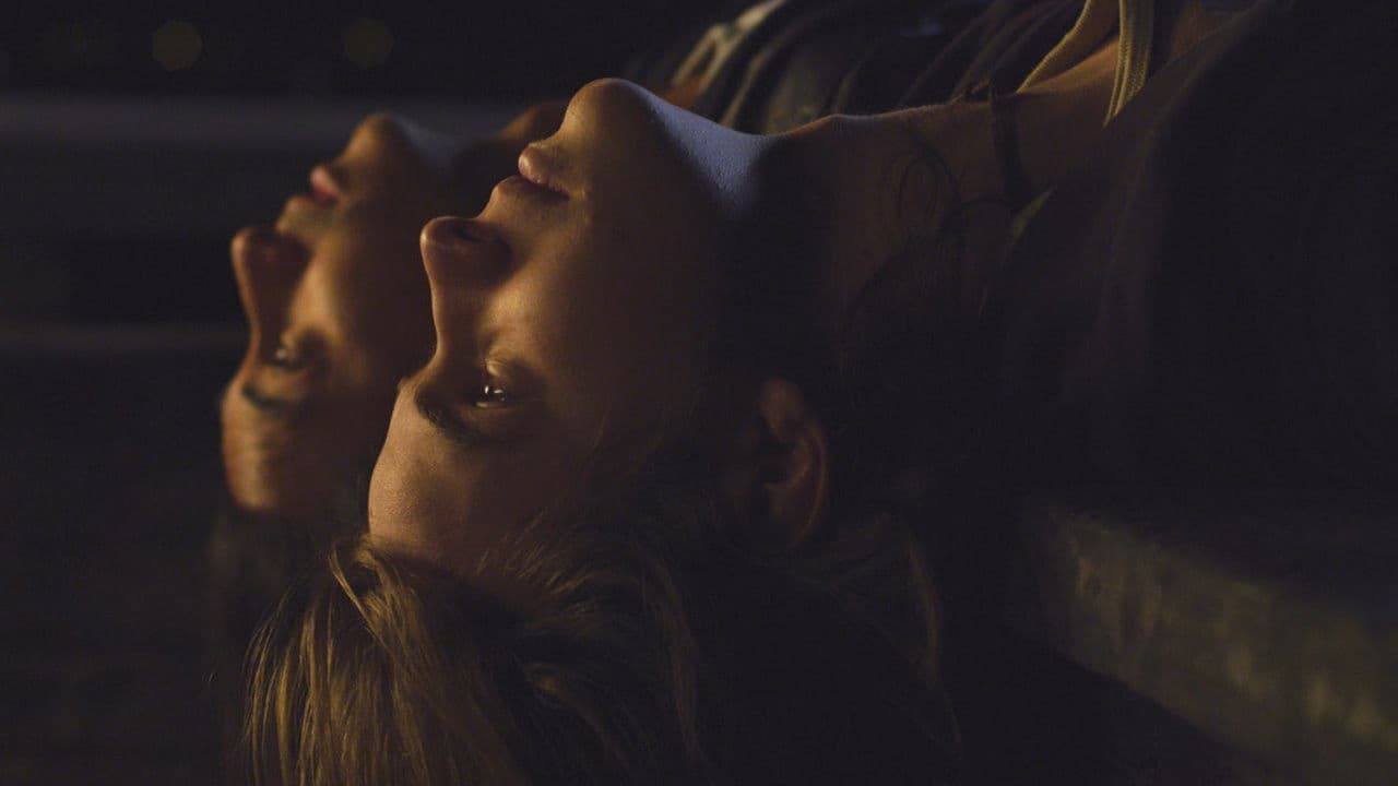 Backdrop – Feriado. Erste Liebe