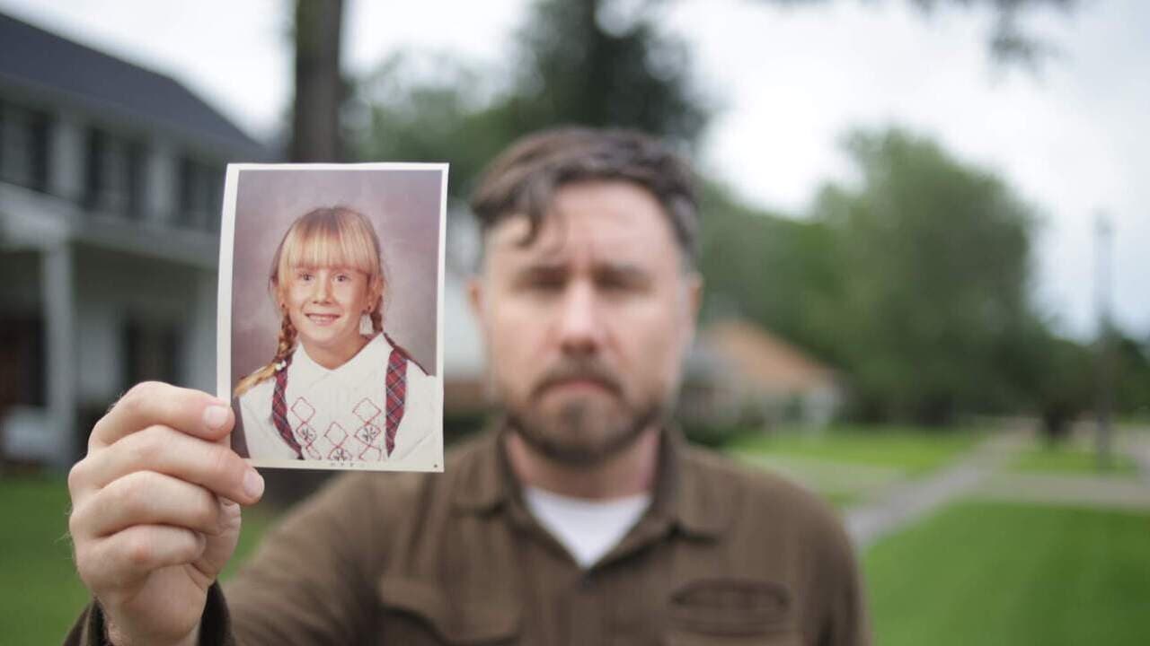 Backdrop – The Secret of Me