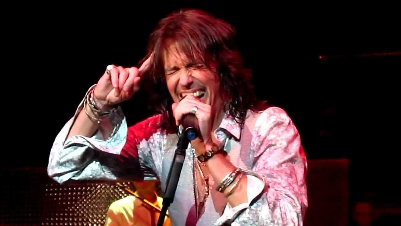 Backdrop – Foreigner - Live in Chicago