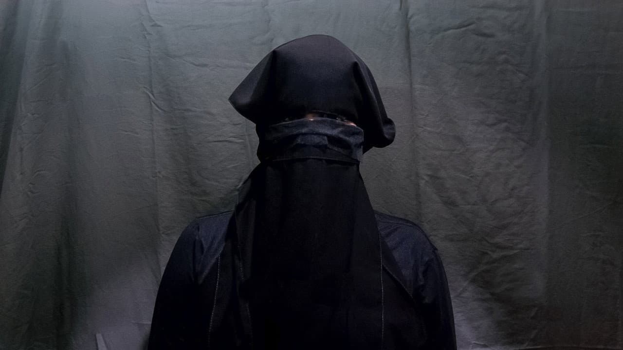 Backdrop – الغربة