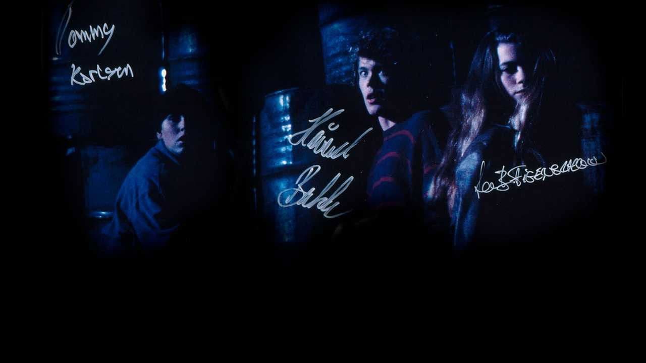 Backdrop – Giftige løgner