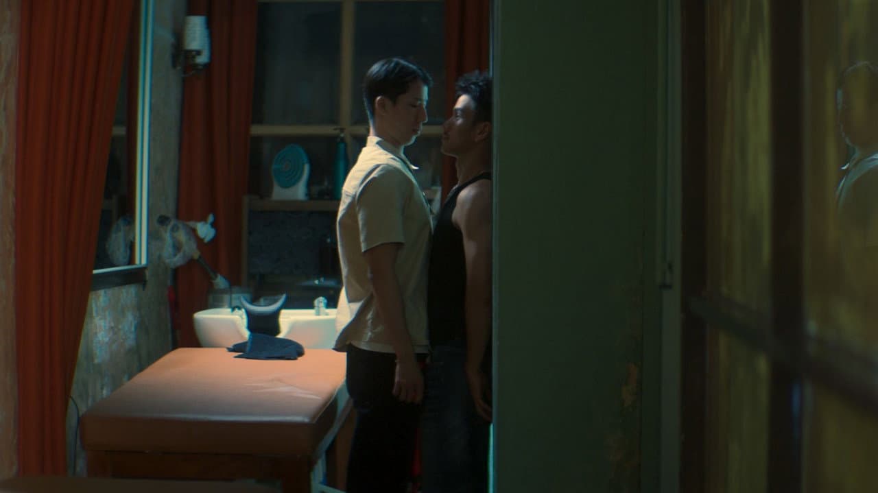 Backdrop – Nửa Đêm Nổi Hứng Đi Cắt Tóc