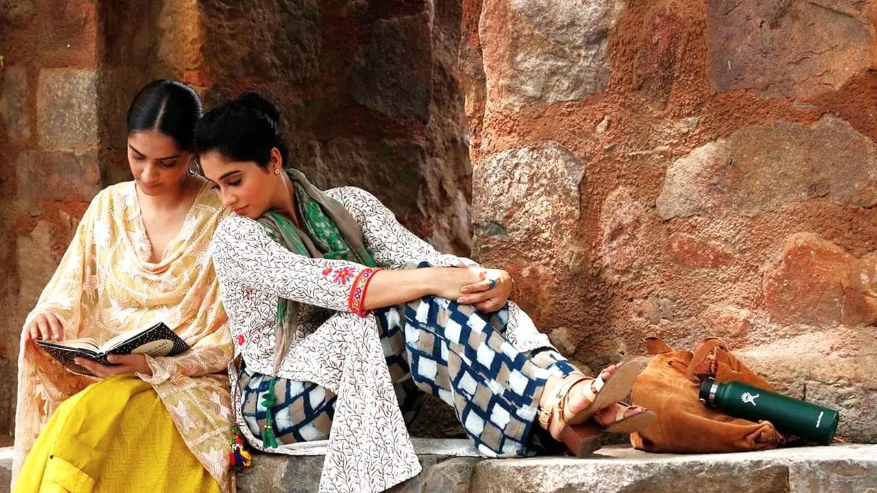 Backdrop – एक लड़की को देखा तोह ऐसा लगा