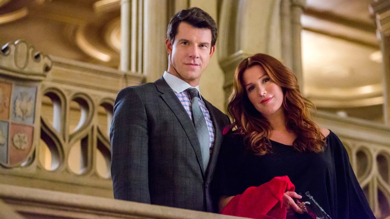 Backdrop – Signed, Sealed, Delivered: From Paris with Love