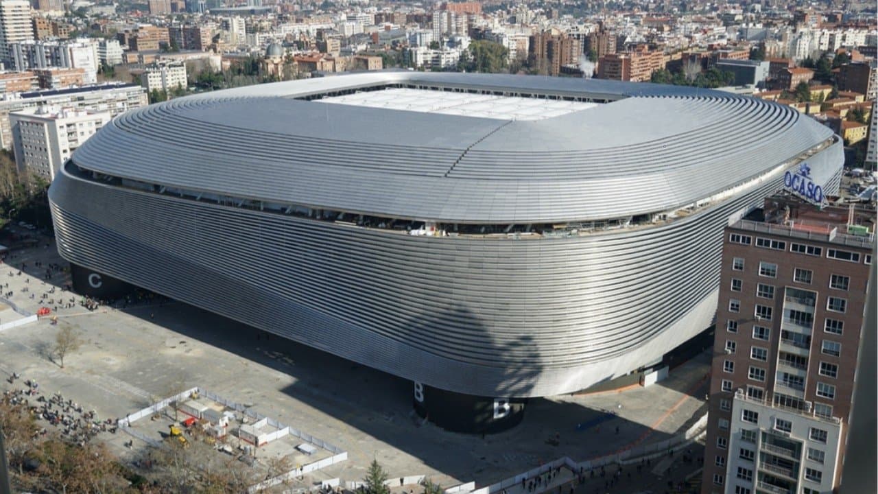 Backdrop – Megaestructuras: El Bernabéu del siglo XXI