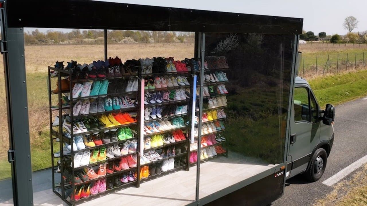 Backdrop – Sneakers