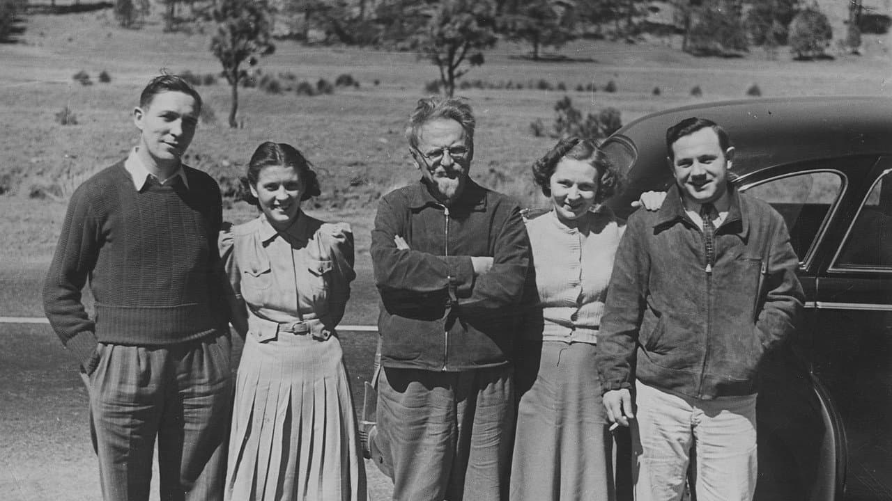 Backdrop – Leon Trotsky - The Life of a Revolutionary