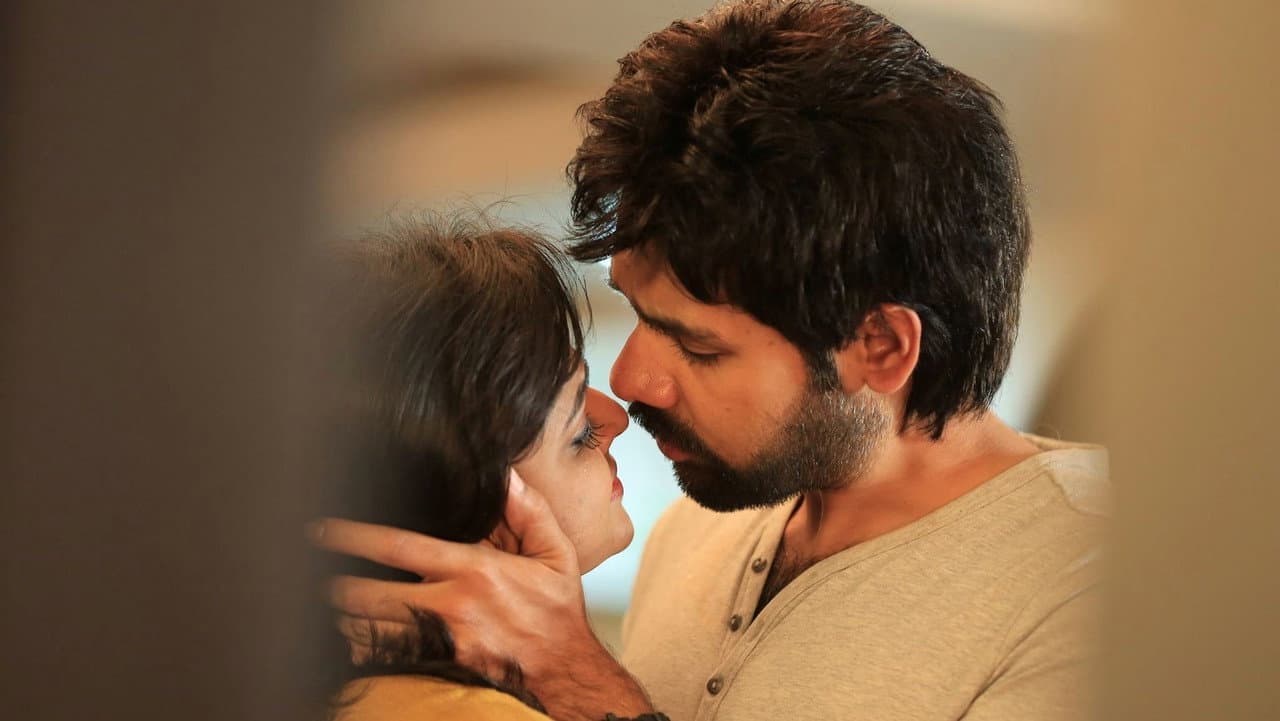Backdrop – சத்யா