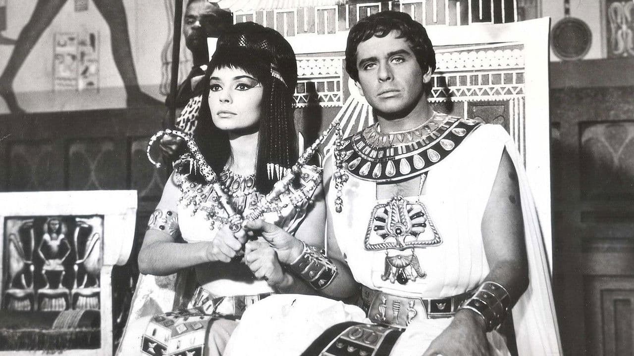 Backdrop – Cleopatra, die nackte Königin vom Nil