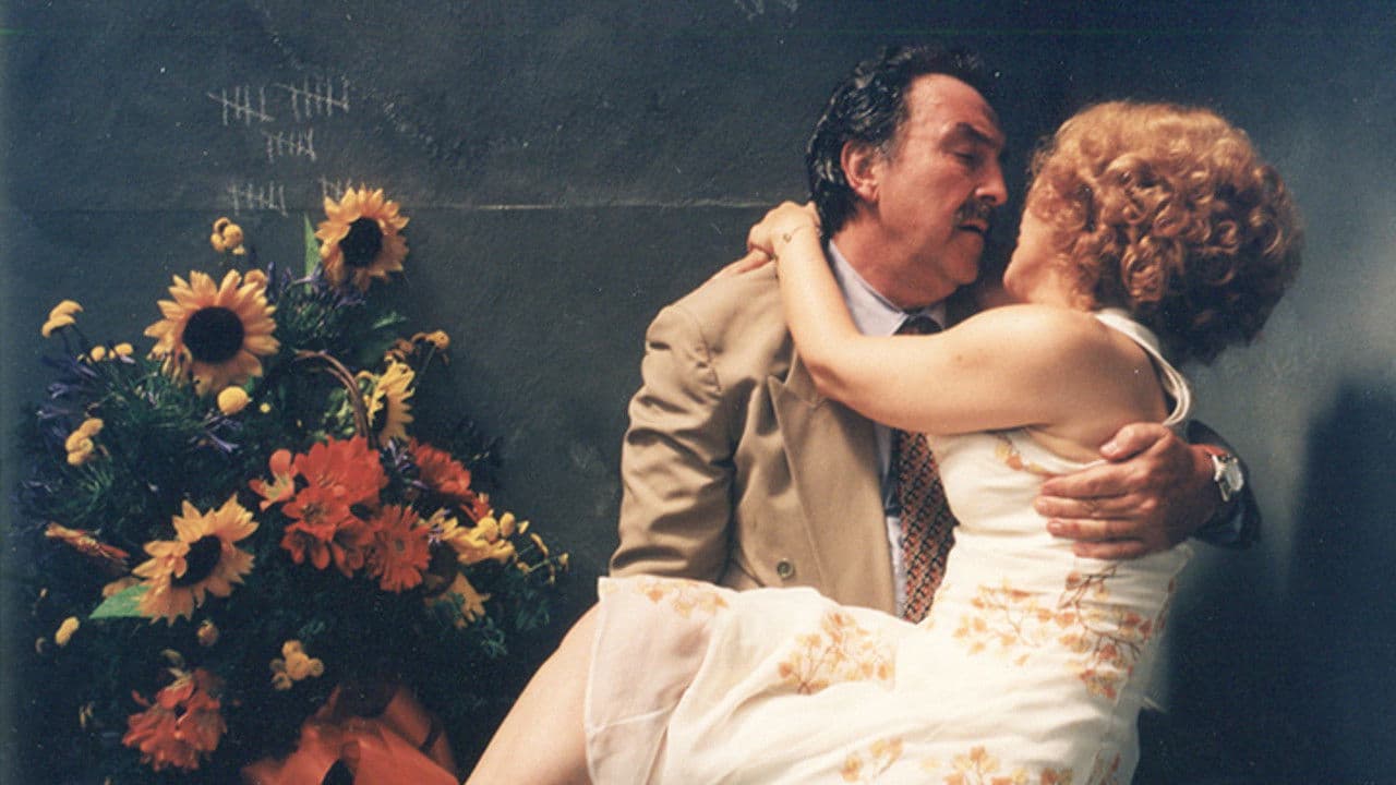 Backdrop – De noche vienes, Esmeralda