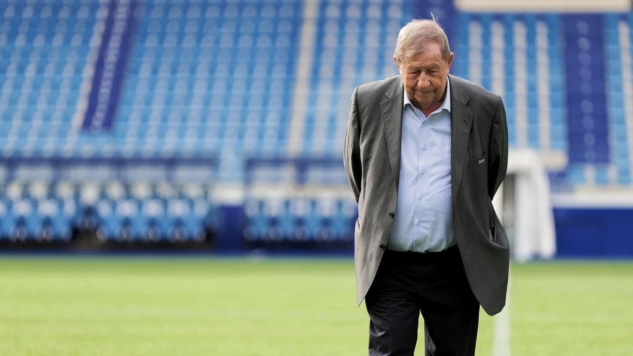 Backdrop – Guy Roux, une histoire de France