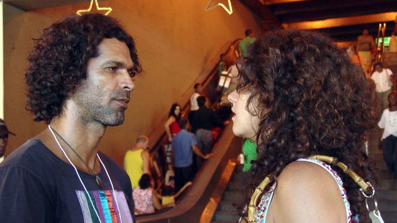 Backdrop – Estranhos