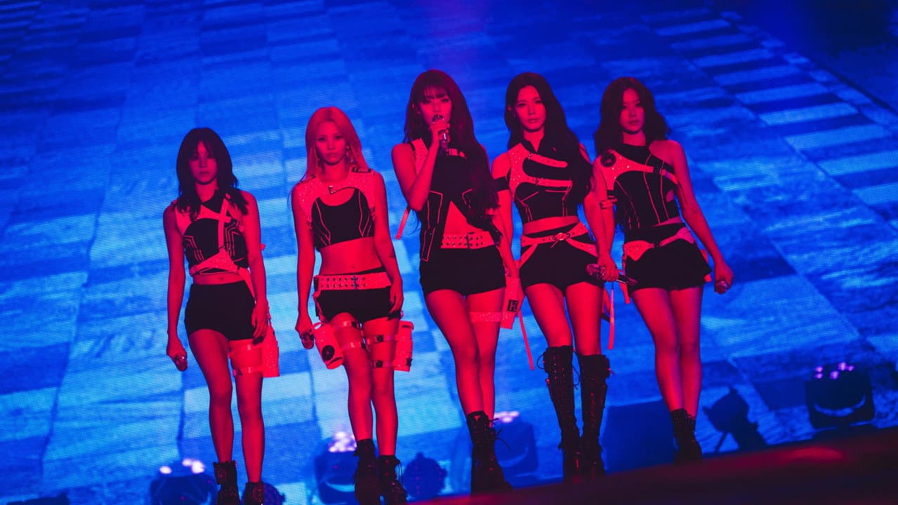Backdrop – (G)I-DLE WORLD TOUR [iDOL] IN CINEMA