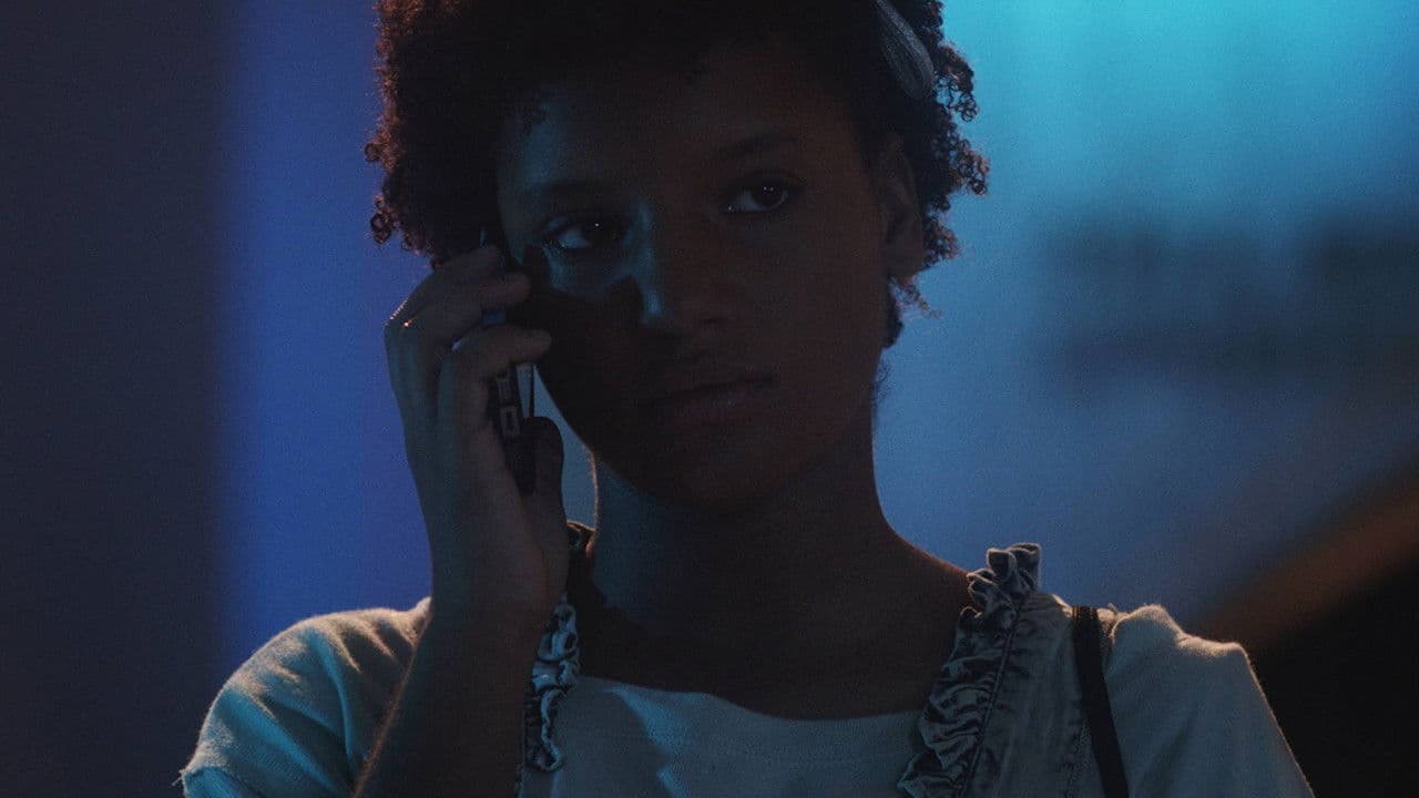 Backdrop – Miriam miente