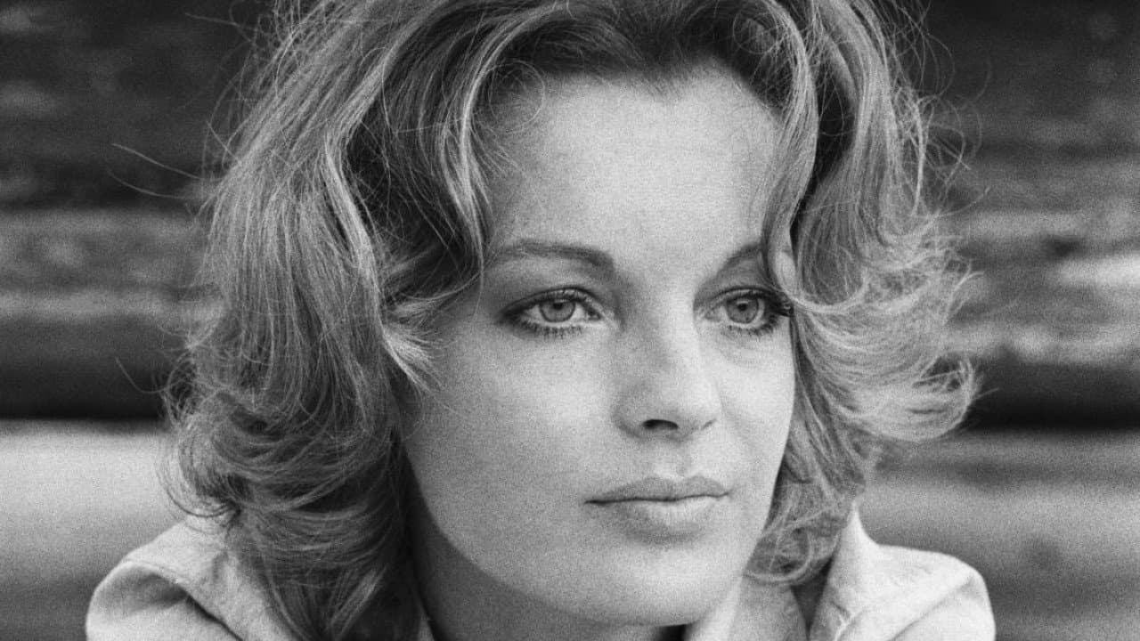 Backdrop – Romy, femme libre