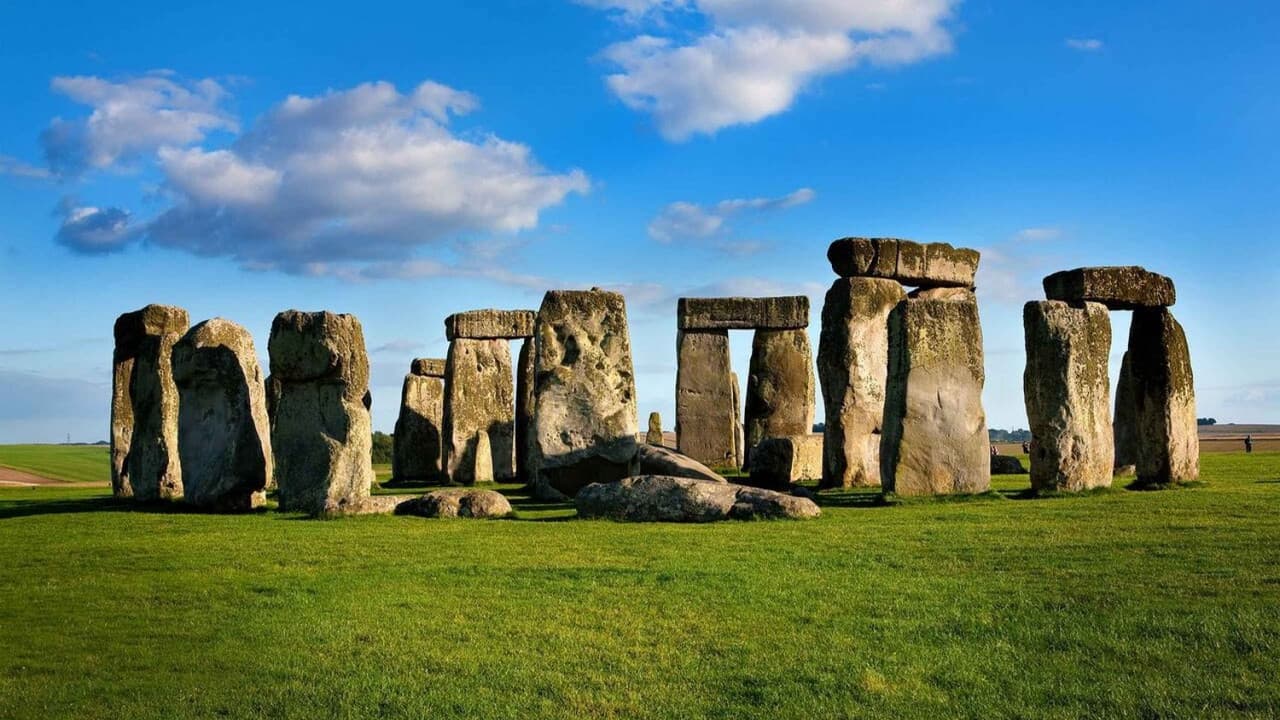 Backdrop – History's Mysteries: The Enduring Mysteries of Stonehenge